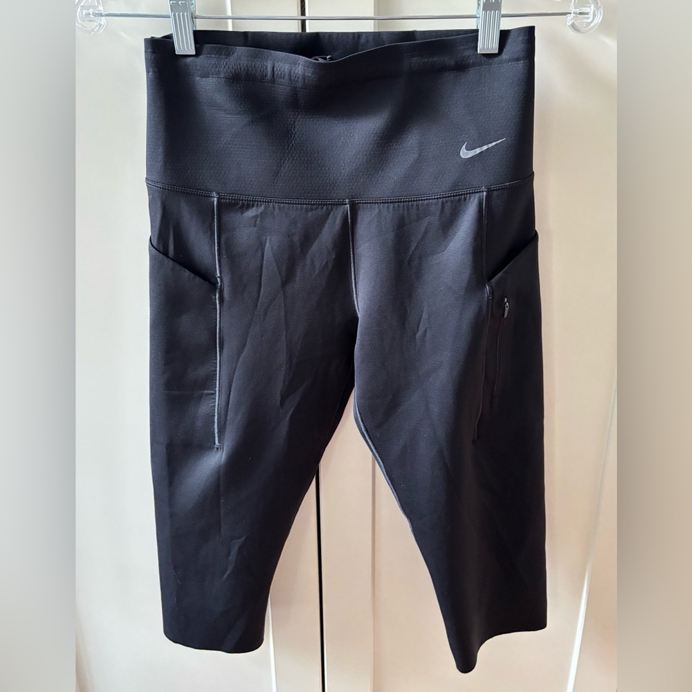Nike Women’s Dri-Fit Activewear Crops with Side Pockets Size M